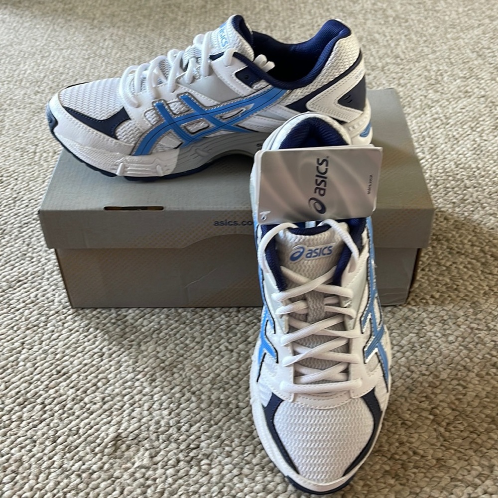 BNWT ASICS Gel-190TR- womens 8 wide